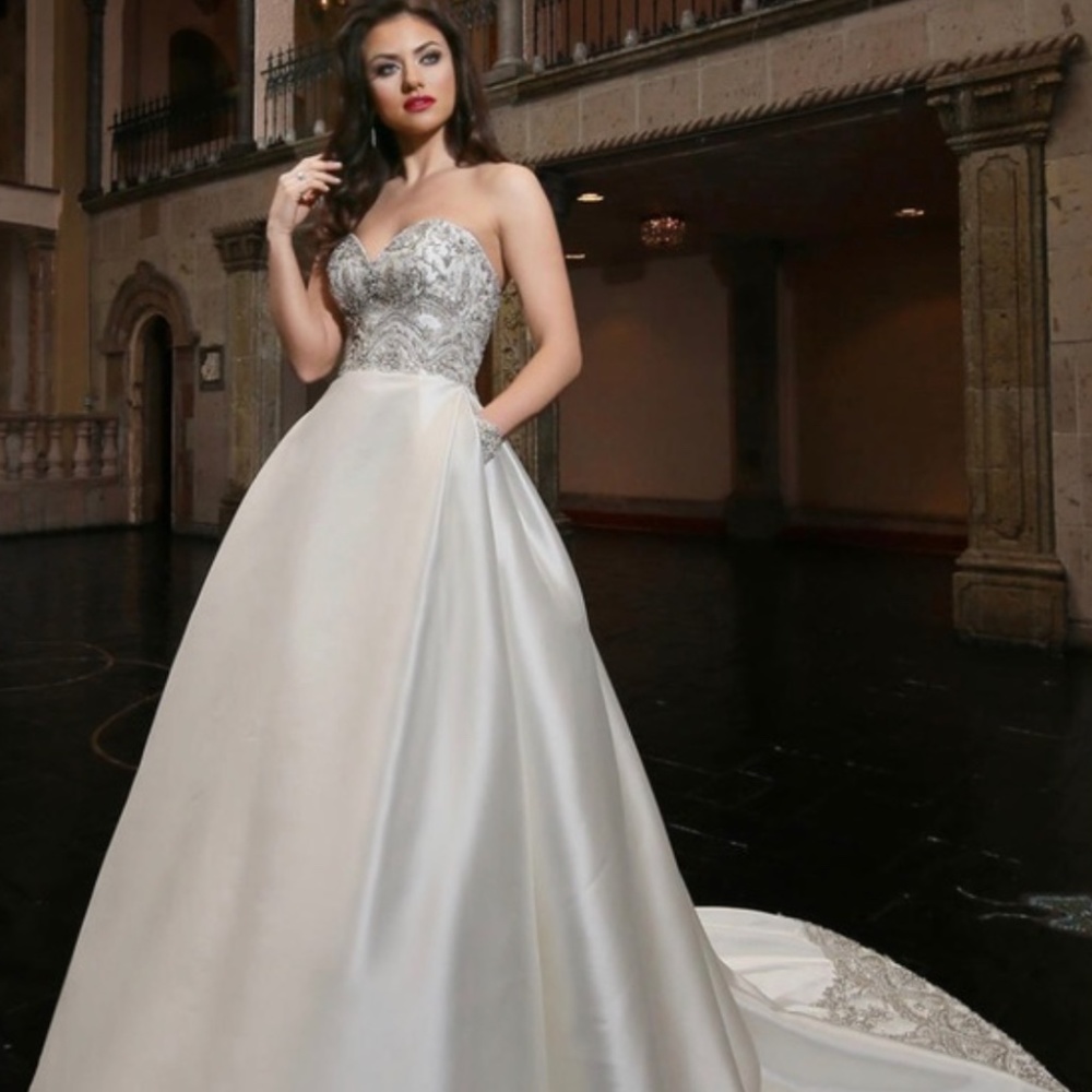 CHRISTIANO LUCCI BL-215 SIZE 12 IVORY COLOR